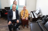 Ordu’da 86 yaşındaki kadın çocukluk hayali olan piyano kursuna başladı