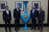 Menemenli çömlek ustası, Cumhurbaşkanı Erdoğan’a vazo hediye etti