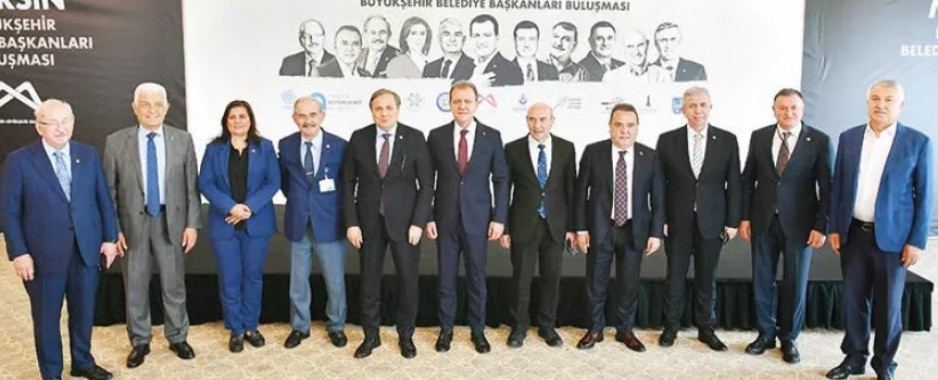 CHP’li başkanlar Mersin’de toplandı